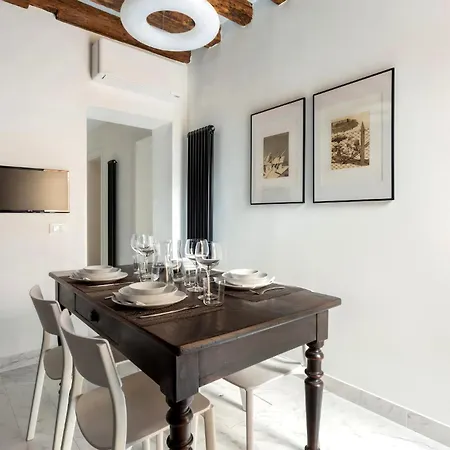 Dimora San Lorenzo Luxury Apartment